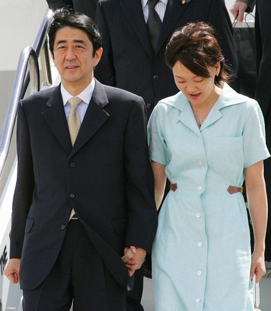 日本首相安倍晋三与夫人安倍昭惠