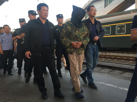 男子20岁犯命案逃亡22年被抓:终于等到这一天