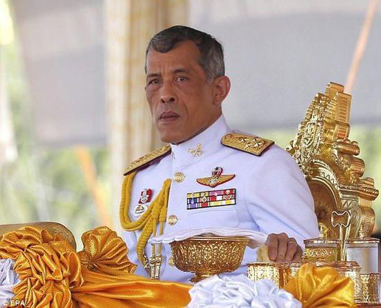 泰国六世国王图片
