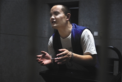 8月8日，天津市静海区看守所，静海传销组织蝶贝蕾组织者杨某某接受新京报记者采访。新京报记者 尹亚飞 摄