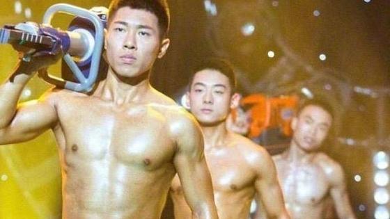 重庆六块腹肌消防员火了