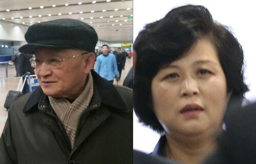 朝鲜亚太和平委员会副委员长李种革（左）和亚太委和平室室长金圣惠（韩联社）