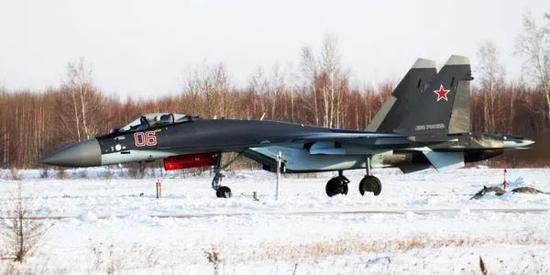 ▲图为俄罗斯苏-35战斗机