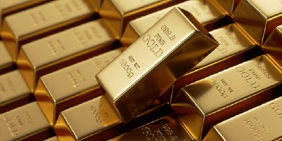 金店客流量断崖式下降，备婚的年轻人纠结了，金价还会继续跌吗？