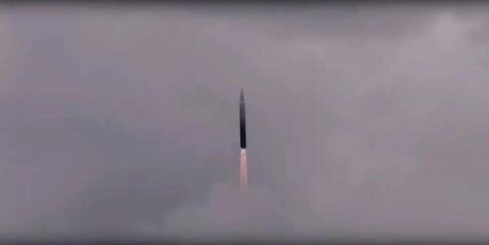 俄罗斯成功试射新超音速导弹 美媒：美国也在研究