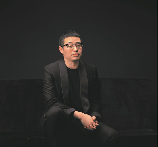 文牧野，2011年毕业于北京电影学院导演系。短片代表作有《石头》《金兰桂芹》《BATTLE》《安魂曲》等。《我不是药神》获得第55届金马奖影展最佳原著剧本和最佳新人导演大奖。