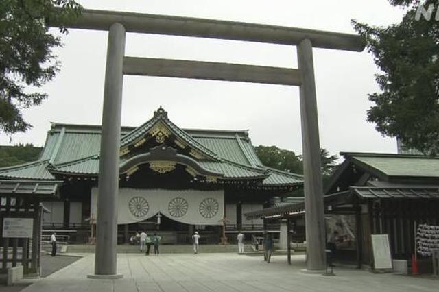 日本前首相安倍参拜靖国神社 首相菅义伟供奉供品