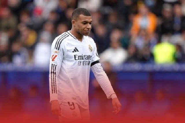 姆巴佩蹬踏直红！皇马1-0阿拉维斯距榜首4分 卡马文加世界波制胜