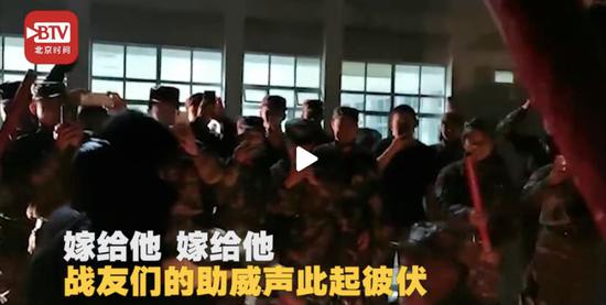 特战队员从天而降硬核求婚 网友齐呼：我愿意