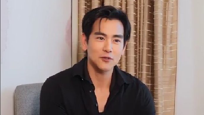 彭于晏蔡依林谈早睡引发争议