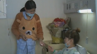 五旬母亲为23岁女儿捐肾：给她第二次生命