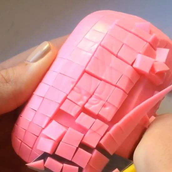 视频:网上很火的减压方式——切肥皂