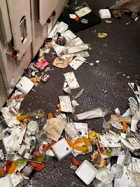 新加坡航空客机迫降致1死30伤 舱内画面曝光：物品散落一地