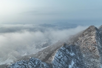 长城雪景美如画