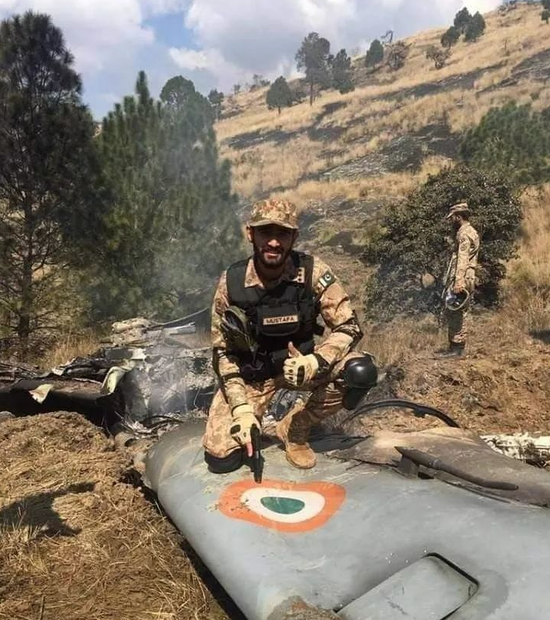 被巴基斯坦击落的印度战机残骸