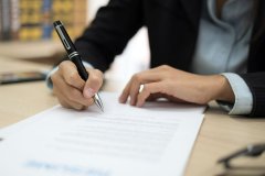 全国政协委员蒋胜男：乡镇干部疲于应付填表自嘲“表哥”，应为基层减负