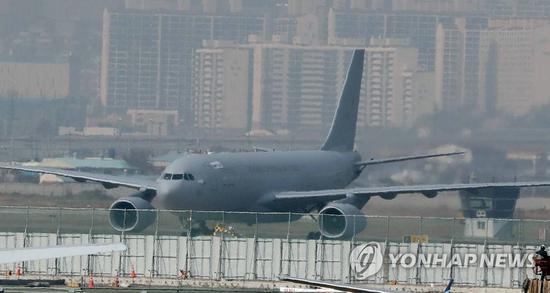 ͼΪ�����׼ܿ��м��ͻ��������磩