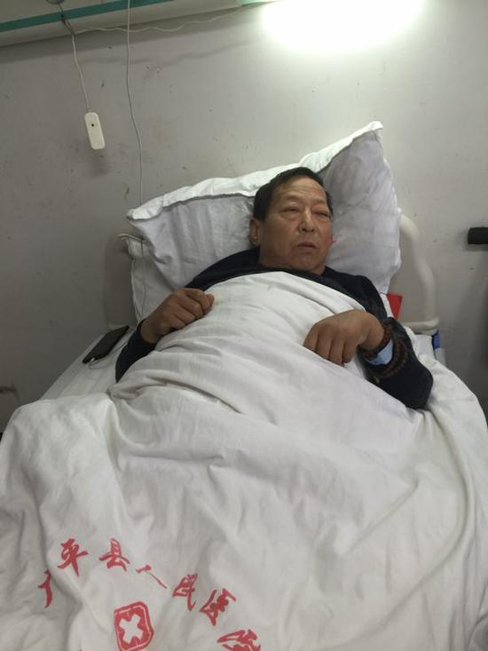 郑成月目前在广平县人民医院住院治疗。  伍雷 图