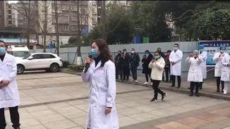 泪目！院长妈妈哽咽嘱咐逆行医护