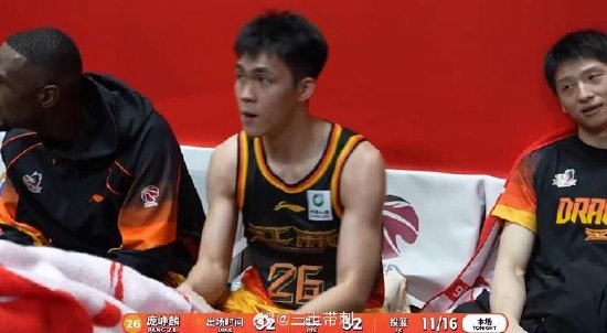上海送江苏3连败 王哲林16+8 古德温25+12 庞峥麟新高32分