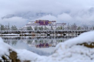 高原古城银装素裹