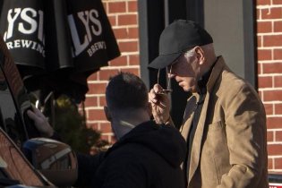 拜登支持率下滑