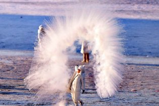 哈尔滨款待游客