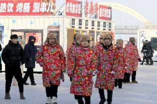 东北花棉袄畅销