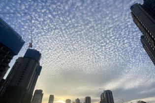 云南多地现鱼鳞云