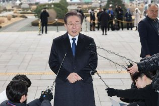 李在明恢复履职