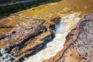 壶口瀑布金流飞瀑