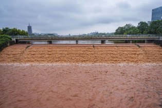南宁遭暴雨袭击