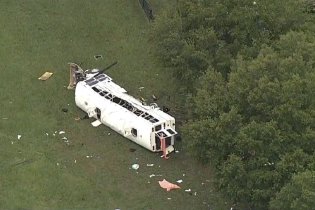 美国佛州多车相撞