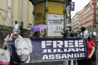 民众支持阿桑奇