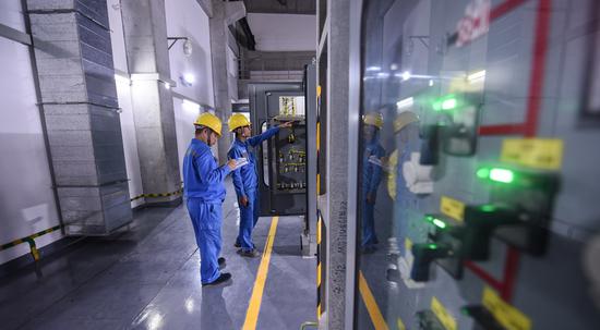 2017年11月16日,港珠澳大橋110千伏人工島變電站投運(yùn)