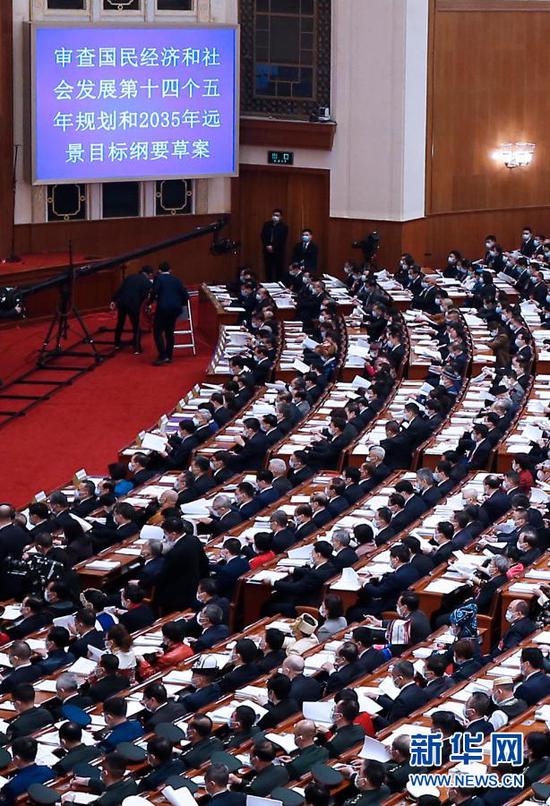 3月5日,第十三届全国人民代表大会第四次会议在北京人民大会堂开幕。新华社记者 张玉薇 摄