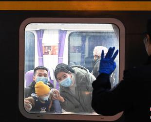 除夕返乡一家六口