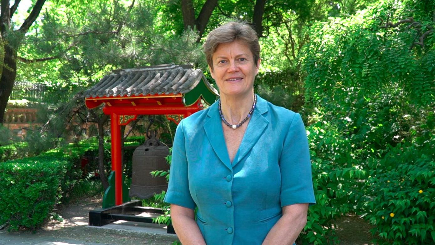 英国驻华大使吴百纳分享哈里夫妇生子喜讯