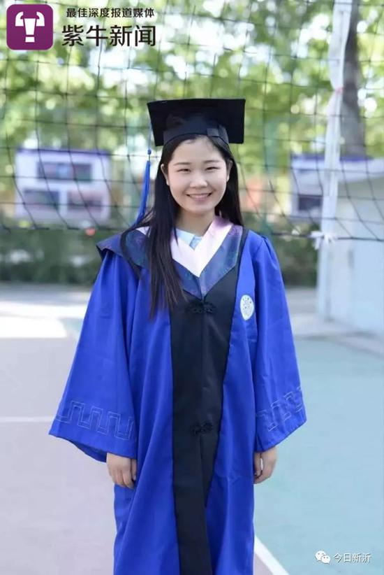 农村夫妻养猪培养出仨博士2个清华1个江南大学