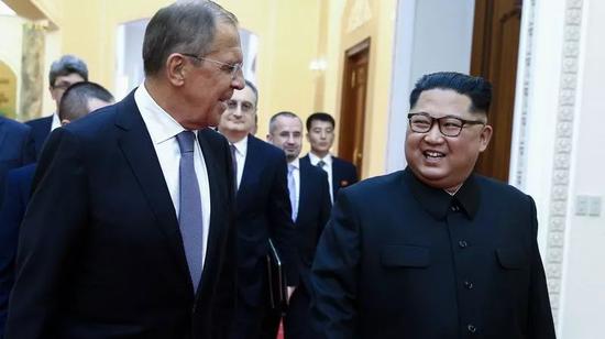 ▲资料图片:5月31日,朝鲜最高领导人金正恩会见俄罗斯外交部长拉夫罗夫。(法新社)