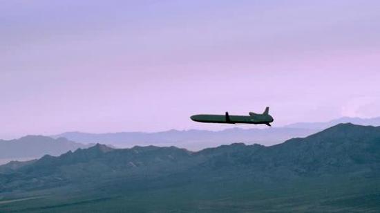 国家地理情报局的地形测绘信息会直接被用于巡航导弹地形匹配制导，图为美国AGM-86空射巡航导弹