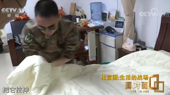 为什么要写“永远前进”?杜富国:因为我不向后