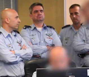 以军控制室画面