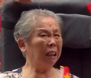 龙道一夺冠，奶奶热泪盈眶