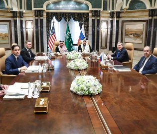 俄美举行双边会谈