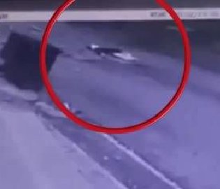 天降玻璃砸昏女孩