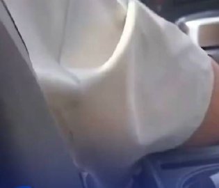 司机捡乘客手机拒还