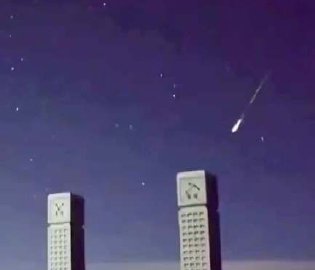 英仙座流星雨绝美瞬间