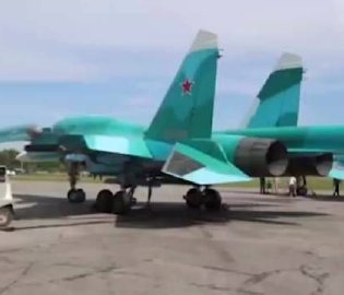 新型苏34战斗机交付俄军