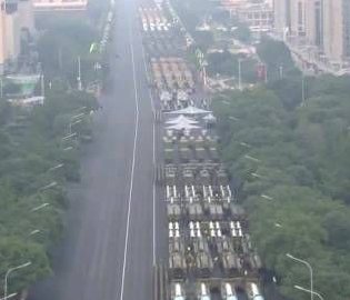 阅兵方队一镜到底